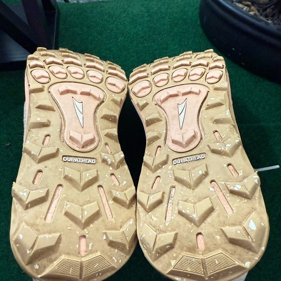 Altra Lone Peak  Alpine women’s Beige and Peach Athletic Shoes - Picture 7 of 10